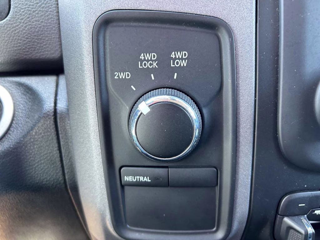 2018 Brilliant Black Crystal Pearlcoat Ram 2500 Tradesman 4X4 Truck