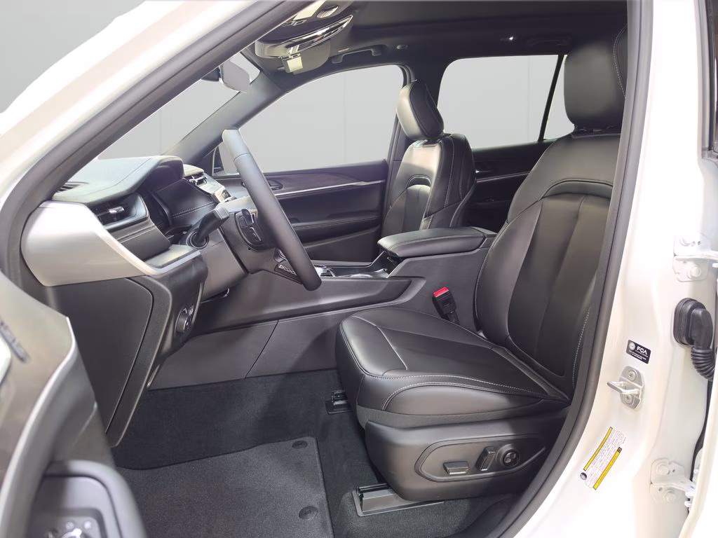 2026 Bright White Clearcoat Jeep Grand Cherokee Limited 4X4 SUV