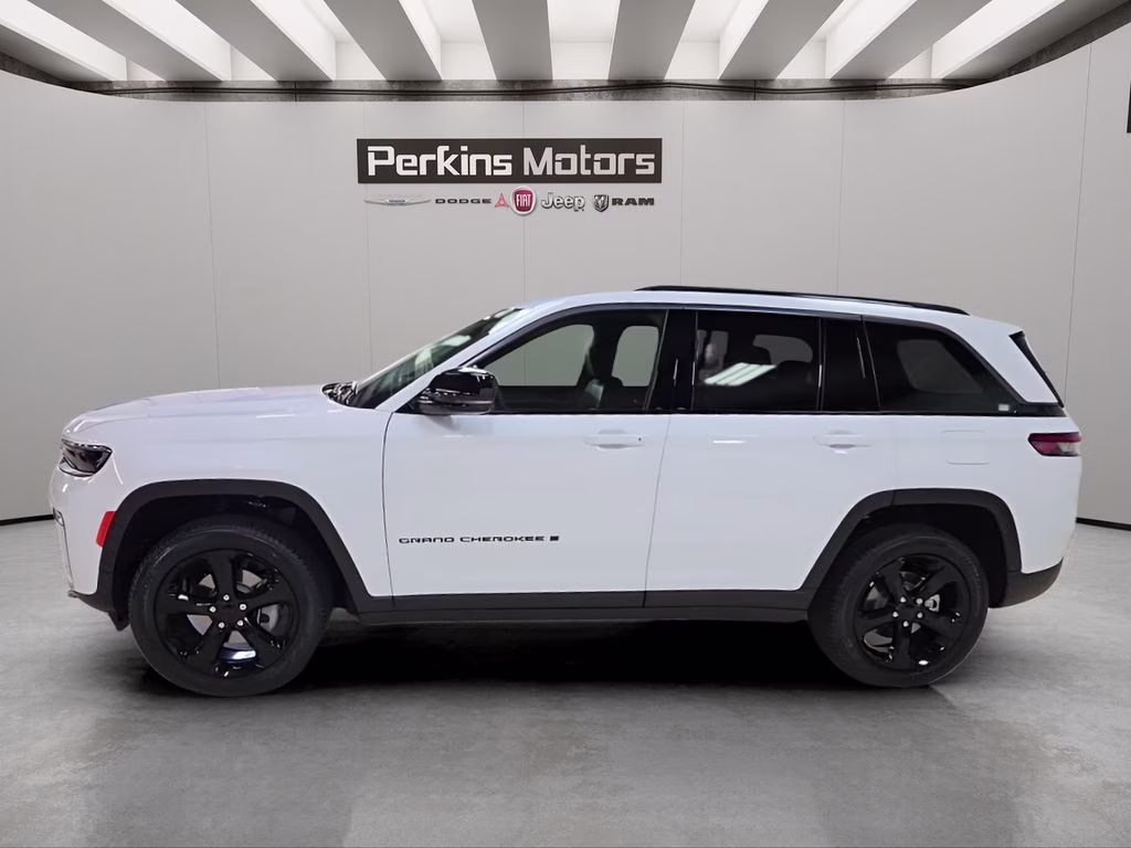 2026 Bright White Clearcoat Jeep Grand Cherokee Limited 4X4 SUV