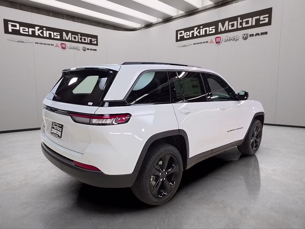 2026 Bright White Clearcoat Jeep Grand Cherokee Limited 4X4 SUV