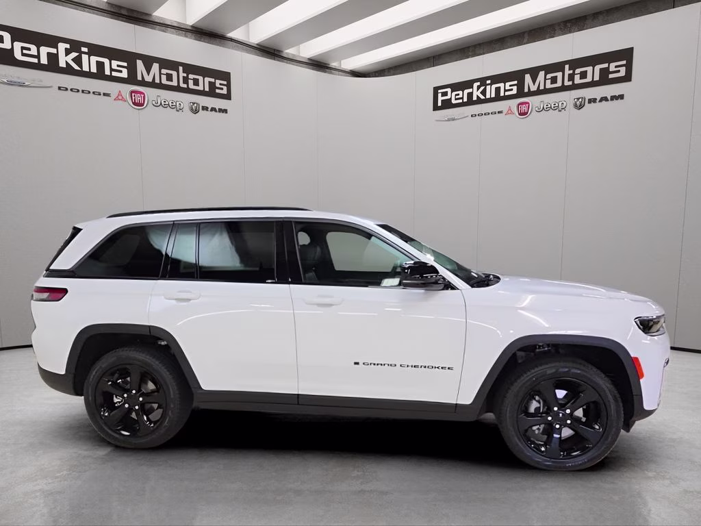 2026 Bright White Clearcoat Jeep Grand Cherokee Limited 4X4 SUV