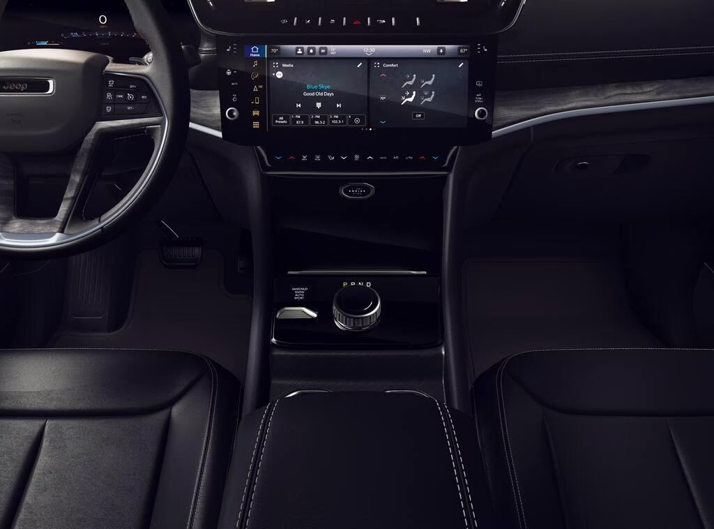 2026 Diamond Black Crystal Pearl Coat Jeep Grand Cherokee Grand Cherokee Limited 4x4 4X4 SUV