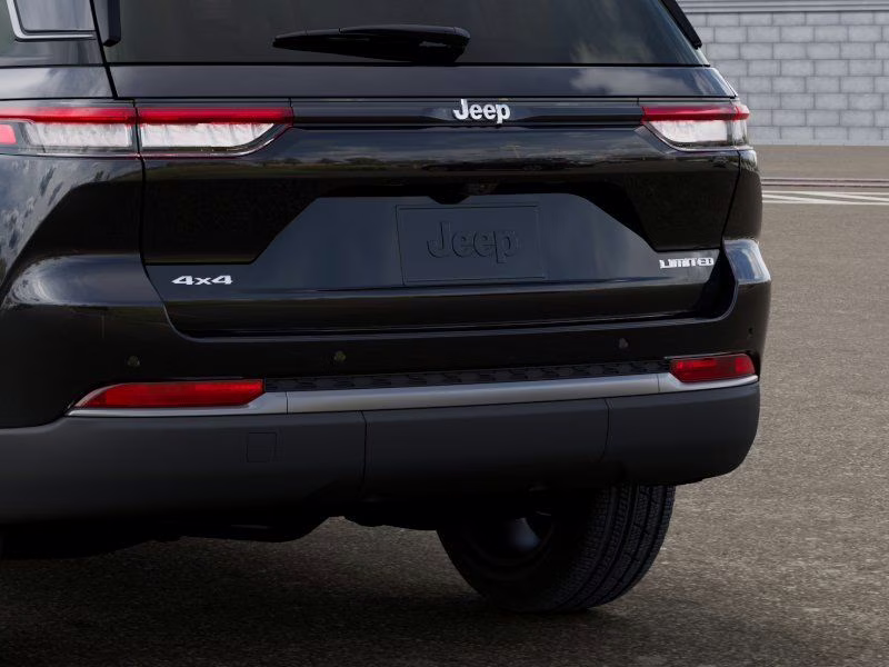 2026 Diamond Black Crystal Pearlcoat Jeep Grand Cherokee Limited 4X4 SUV
