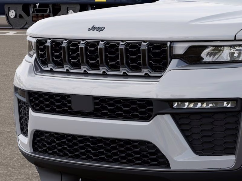 2026 Bright White Clearcoat Jeep Grand Cherokee Limited 4X4 SUV