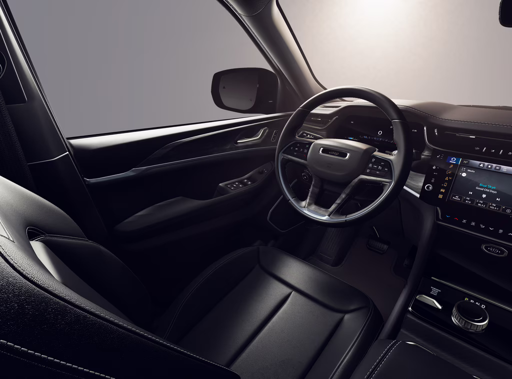 2026 Diamond Black Crystal Pearl Coat Jeep Grand Cherokee Grand Cherokee Limited 4x4 4X4 SUV