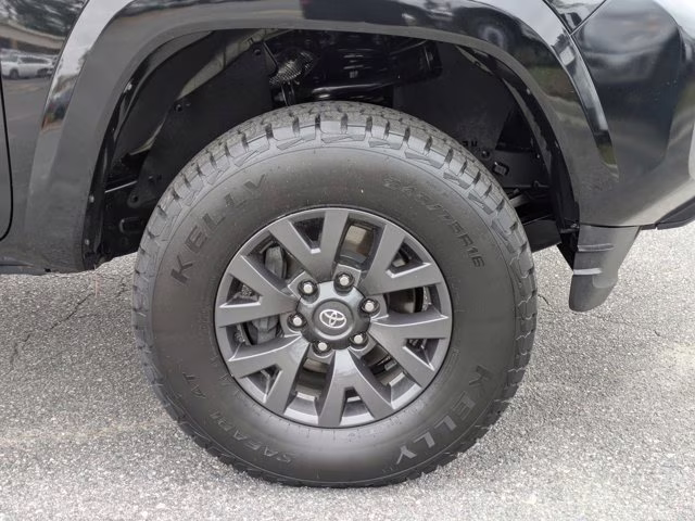 2021 Midnight Black Metallic Toyota Tacoma 4WD SR5 4X4 Truck