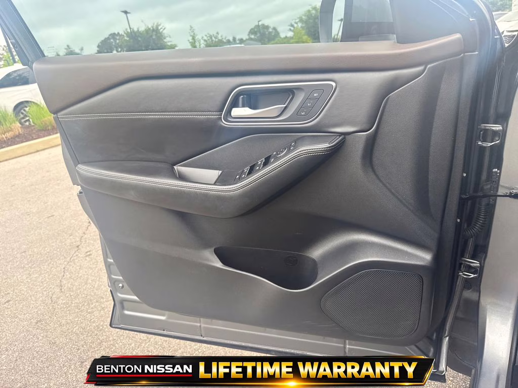 2021 Gun Metallic Nissan Rogue Platinum FWD SUV