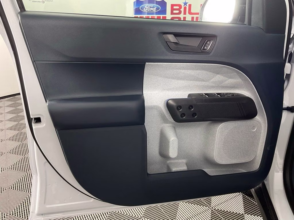2026 Oxford White Ford Maverick XLT FWD Truck