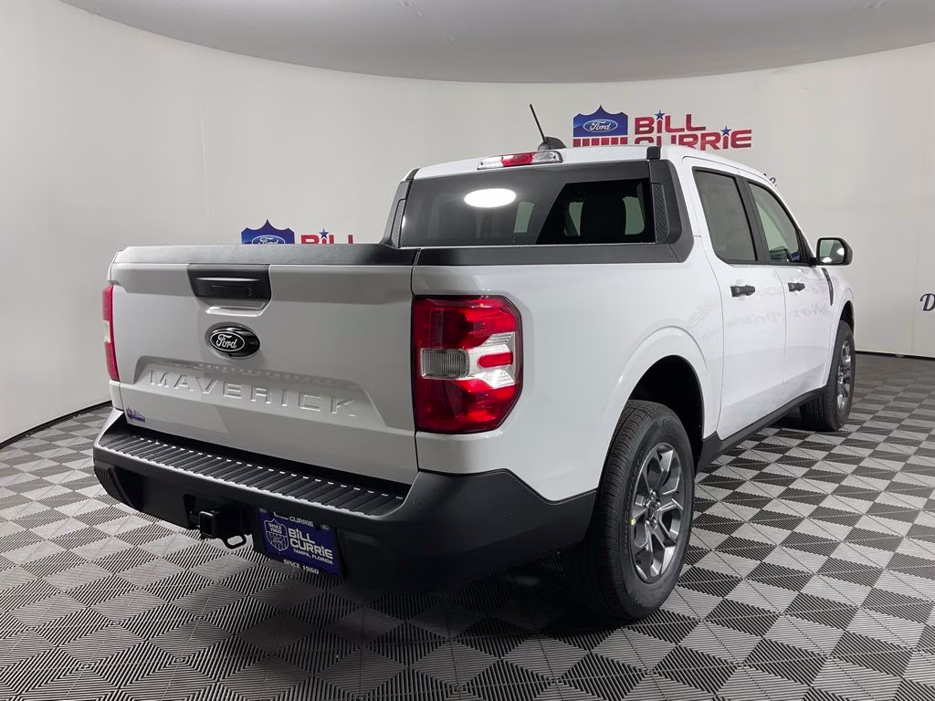 2026 Oxford White Ford Maverick XLT FWD Truck