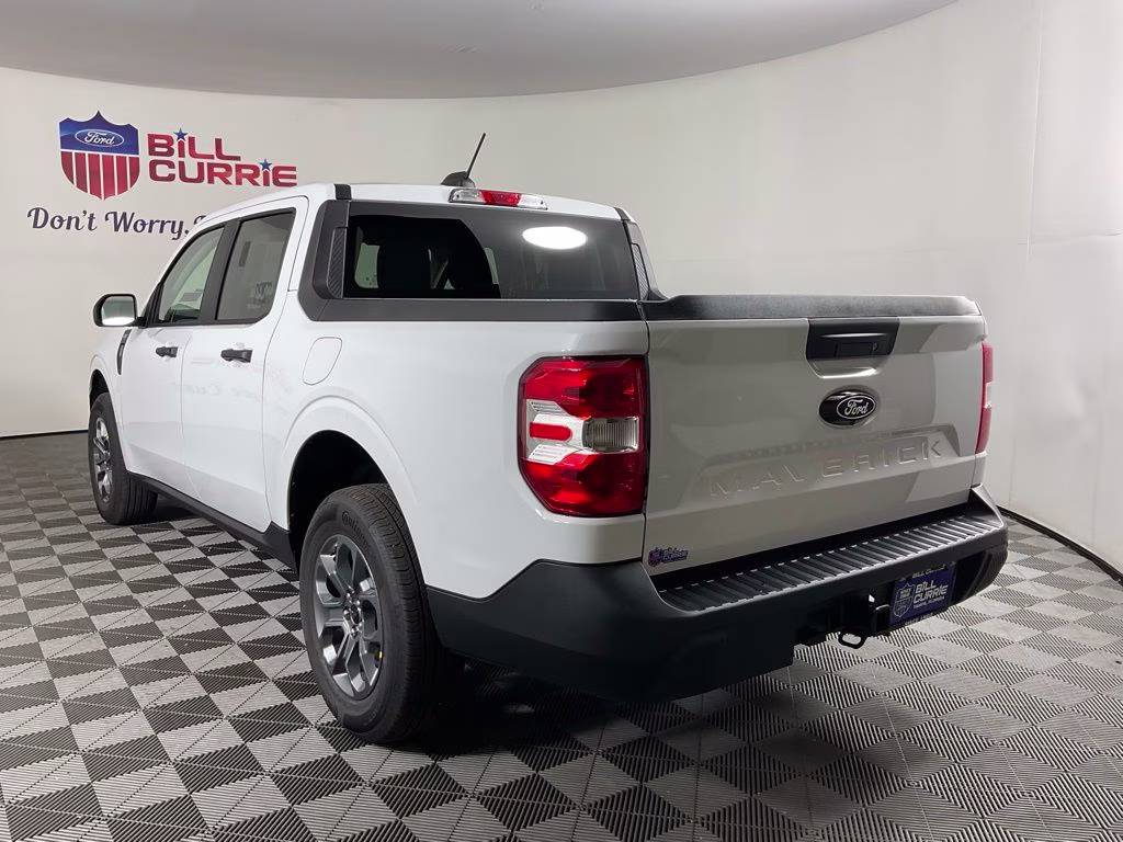 2026 Oxford White Ford Maverick XLT FWD Truck