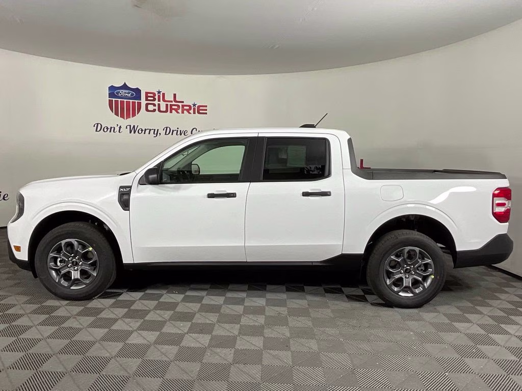 2026 Oxford White Ford Maverick XLT FWD Truck
