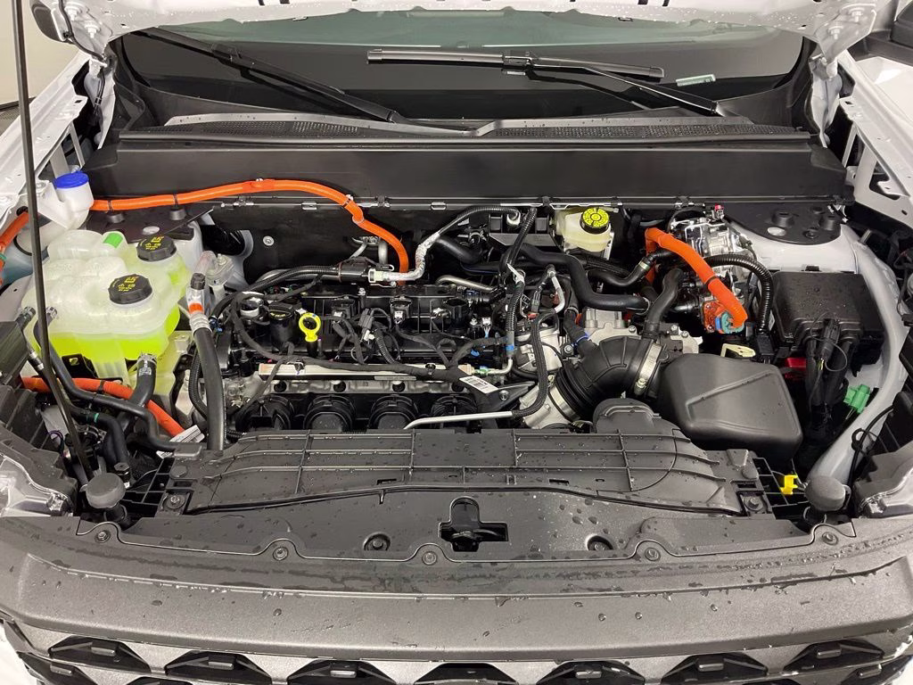 2026 Oxford White Ford Maverick XLT FWD Truck