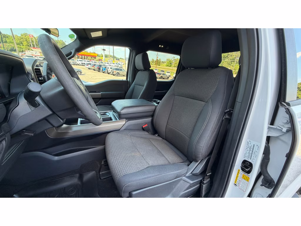 2024 Oxford White Ford F-150 STX 4X4 Truck
