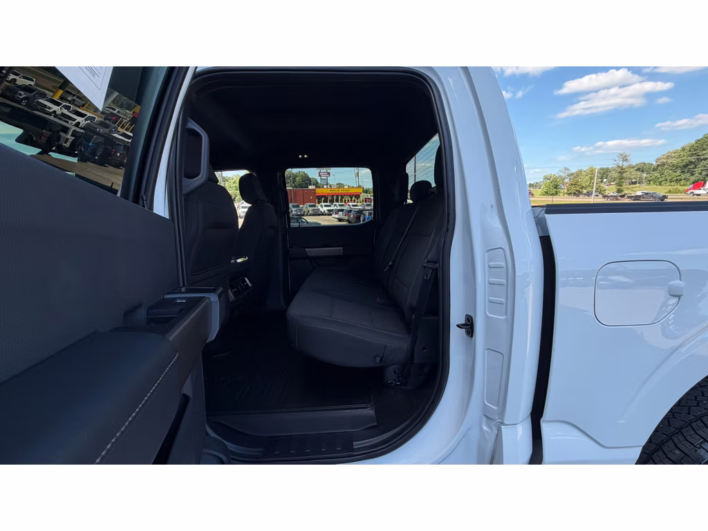 2024 Oxford White Ford F-150 STX 4X4 Truck