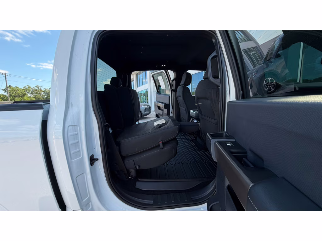 2024 Oxford White Ford F-150 STX 4X4 Truck