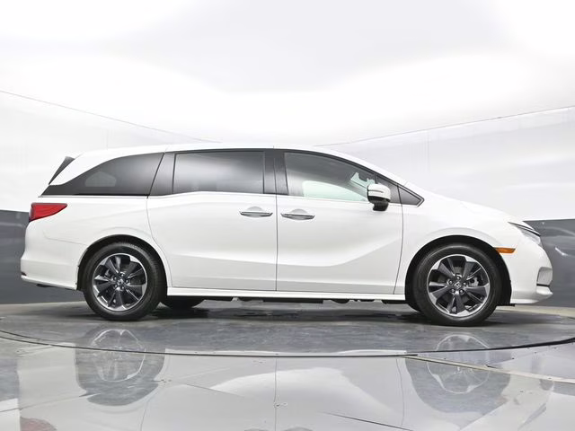 2022 Platinum White Pearl Honda Odyssey Elite FWD Van