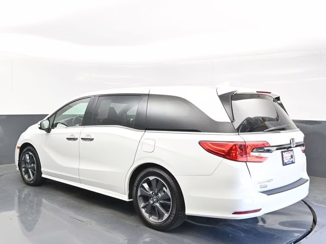 2022 Platinum White Pearl Honda Odyssey Elite FWD Van