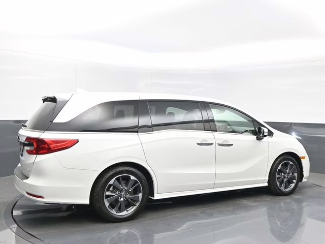 2022 Platinum White Pearl Honda Odyssey Elite FWD Van