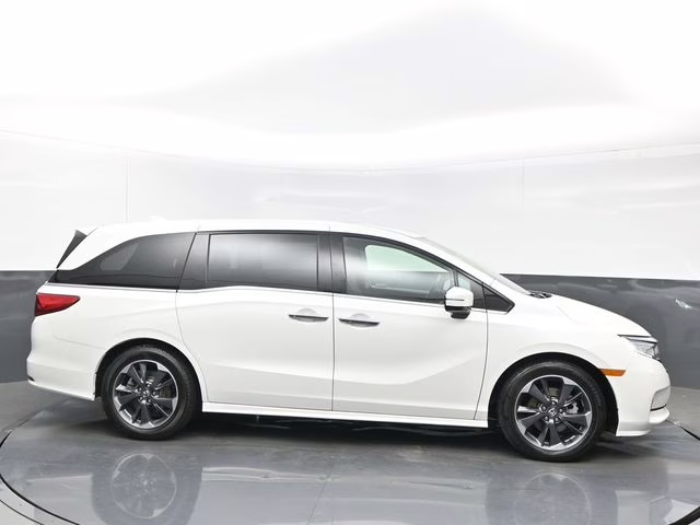 2022 Platinum White Pearl Honda Odyssey Elite FWD Van