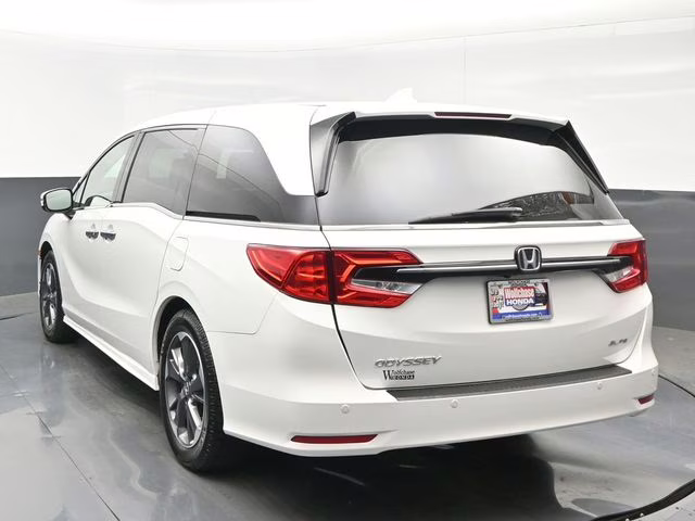 2022 Platinum White Pearl Honda Odyssey Elite FWD Van