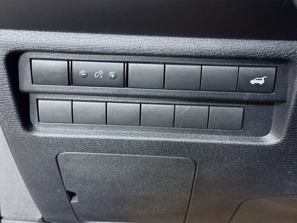 2023 Alloy Silver Metallic Mitsubishi Outlander SE FWD SUV