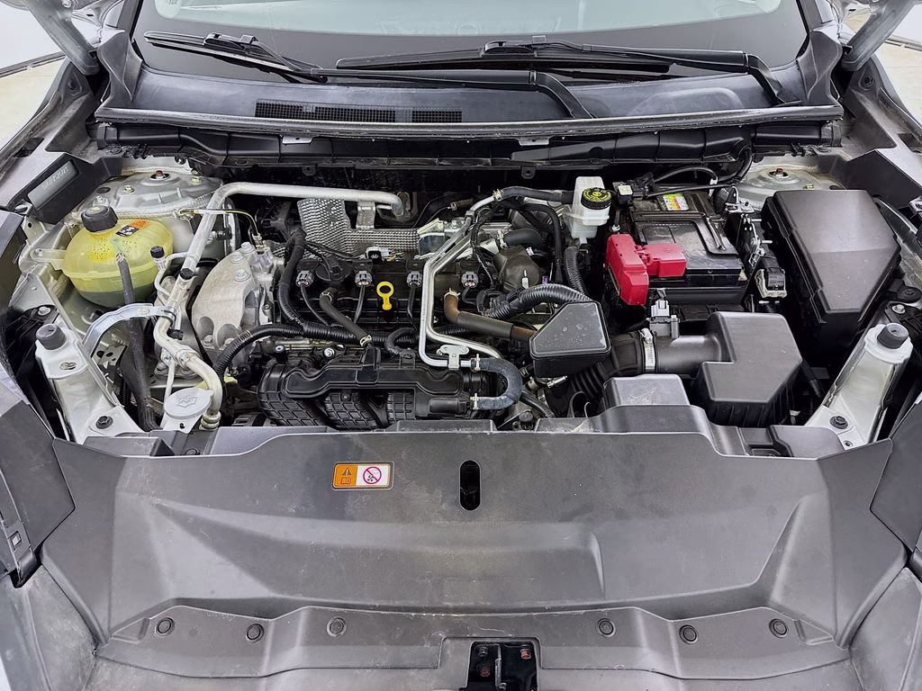 2023 Alloy Silver Metallic Mitsubishi Outlander SE FWD SUV