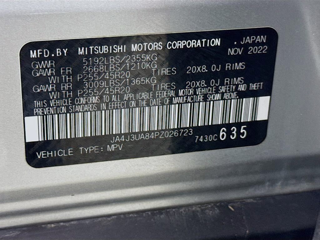 2023 Alloy Silver Metallic Mitsubishi Outlander SE FWD SUV