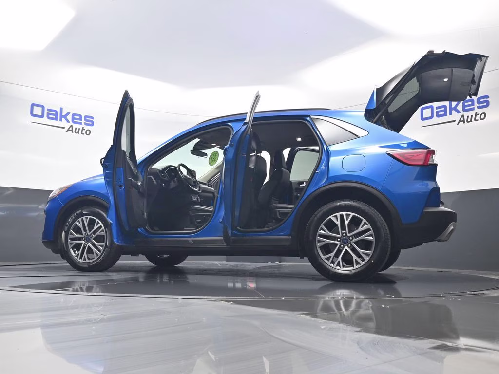 2020 Blue Metallic Ford Escape SEL FWD SUV