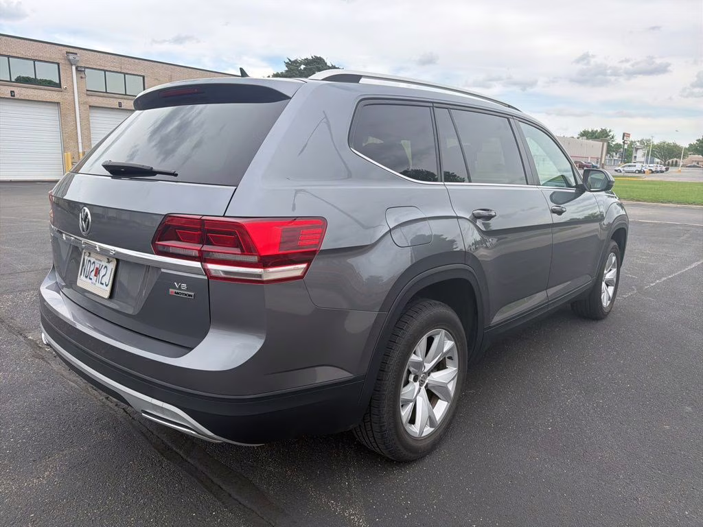 2019 Platinum Gray Metallic Volkswagen Atlas 3.6L V6 SE AWD SUV