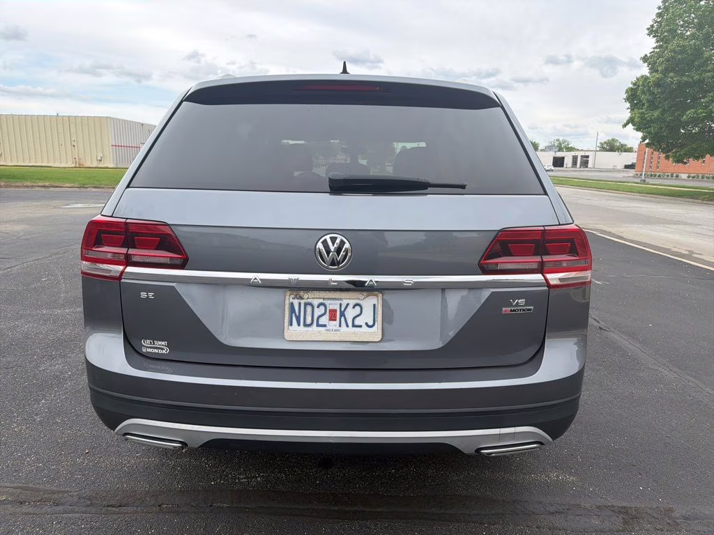 2019 Platinum Gray Metallic Volkswagen Atlas 3.6L V6 SE AWD SUV