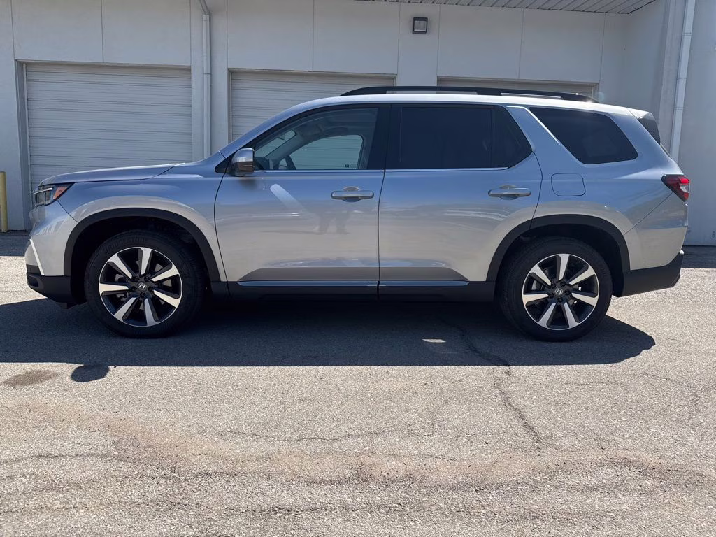 2025 Lunar Silver Metallic Honda Pilot Touring AWD SUV