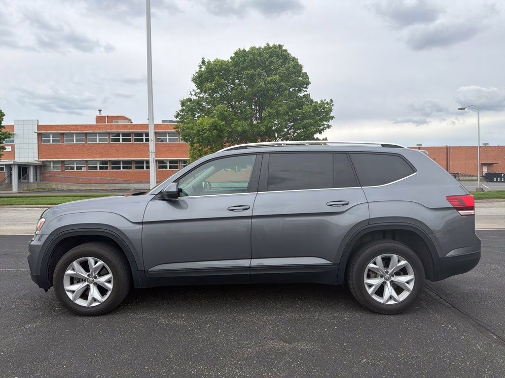 2019 Platinum Gray Metallic Volkswagen Atlas 3.6L V6 SE AWD SUV