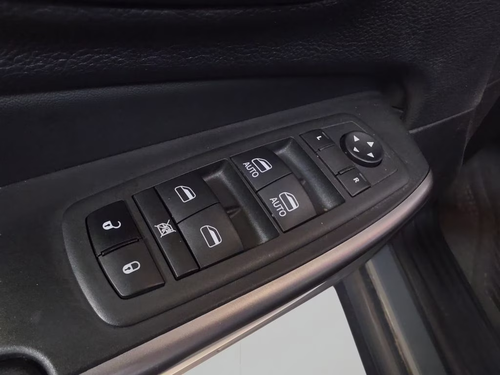 2022 Sting-Gray Clearcoat Jeep Cherokee Limited 4X4 SUV