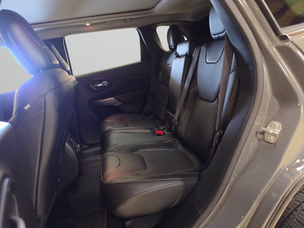 2022 Sting-Gray Clearcoat Jeep Cherokee Limited 4X4 SUV