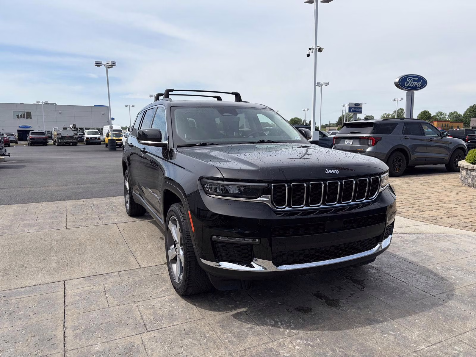 2021 Bright White Clearcoat Jeep Grand Cherokee L Limited 4X4 SUV