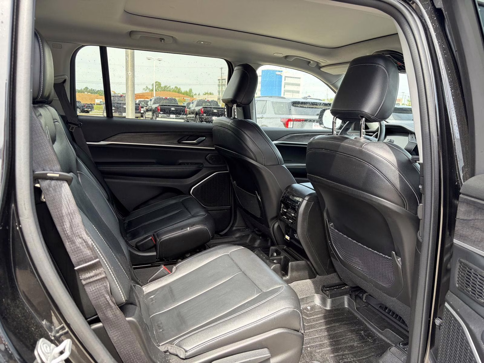 2021 Bright White Clearcoat Jeep Grand Cherokee L Limited 4X4 SUV