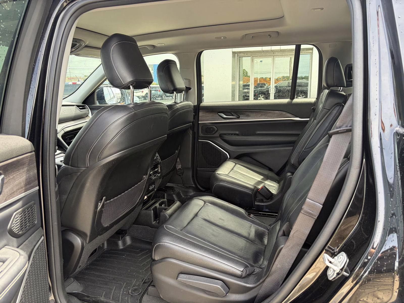 2021 Bright White Clearcoat Jeep Grand Cherokee L Limited 4X4 SUV