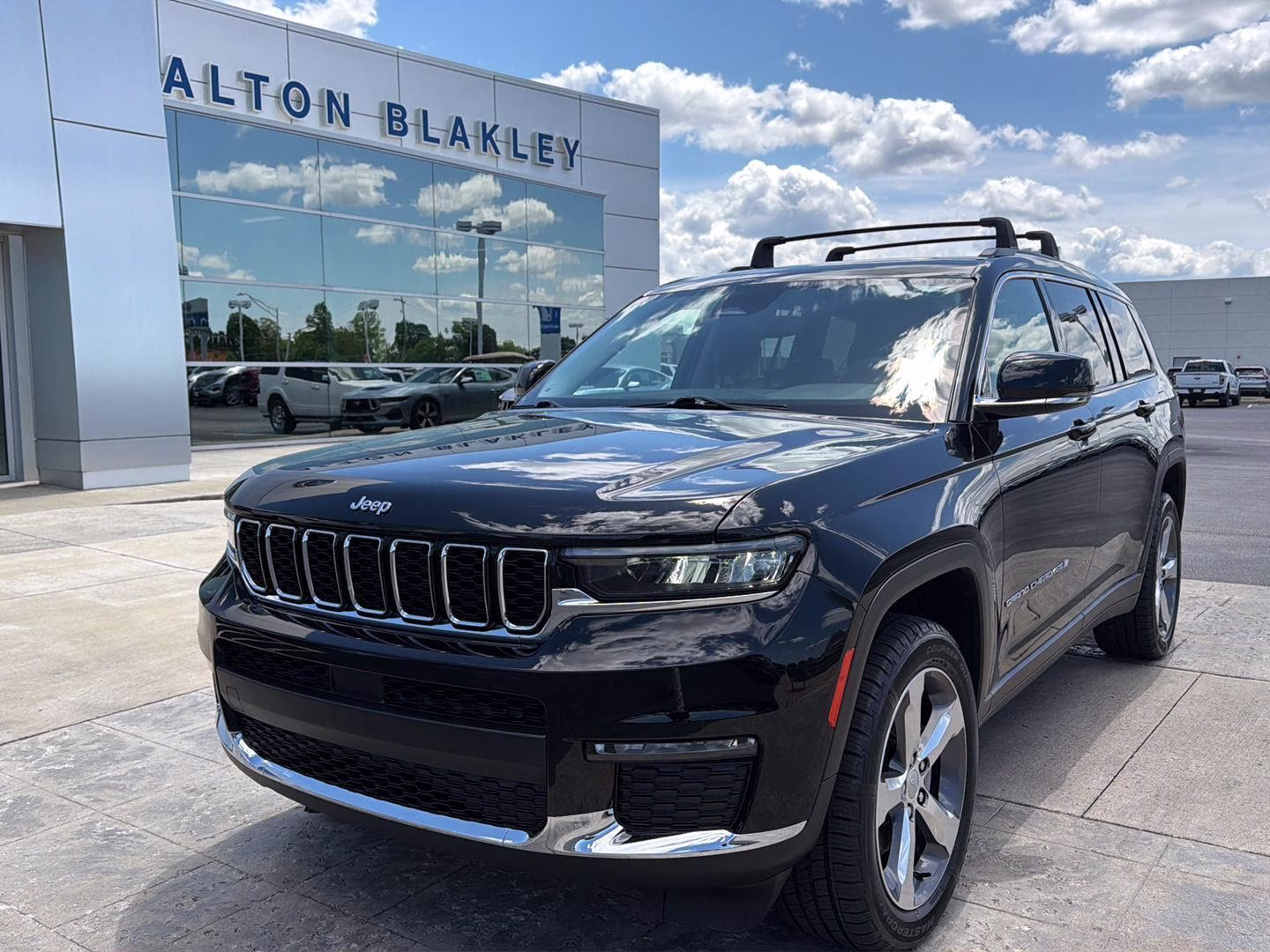 2021 Bright White Clearcoat Jeep Grand Cherokee L Limited 4X4 SUV