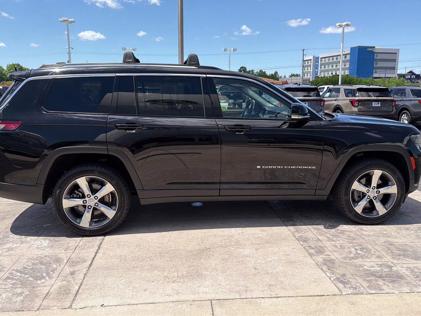 2021 Bright White Clearcoat Jeep Grand Cherokee L Limited 4X4 SUV