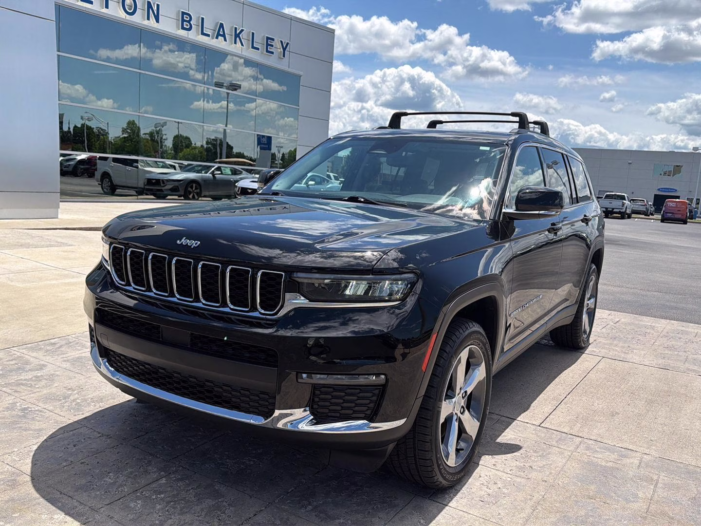 2021 Bright White Clearcoat Jeep Grand Cherokee L Limited 4X4 SUV