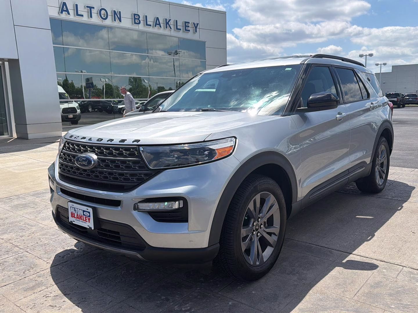 2022 Iconic Silver Ford Explorer XLT 4X4 SUV