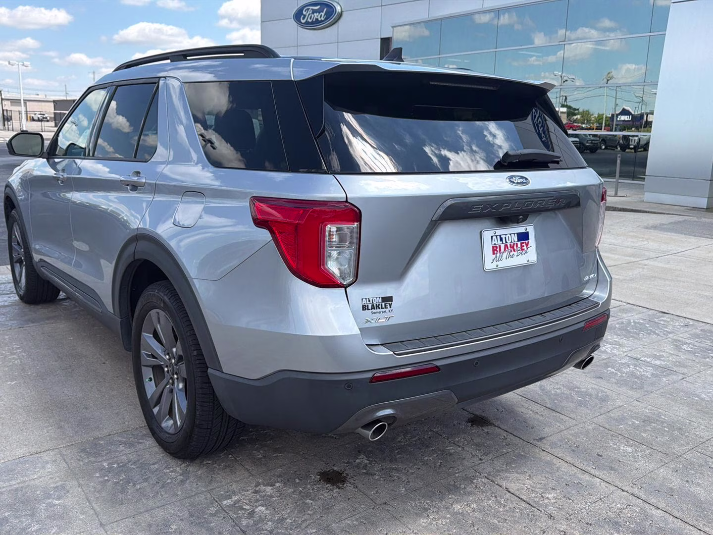 2022 Iconic Silver Ford Explorer XLT 4X4 SUV