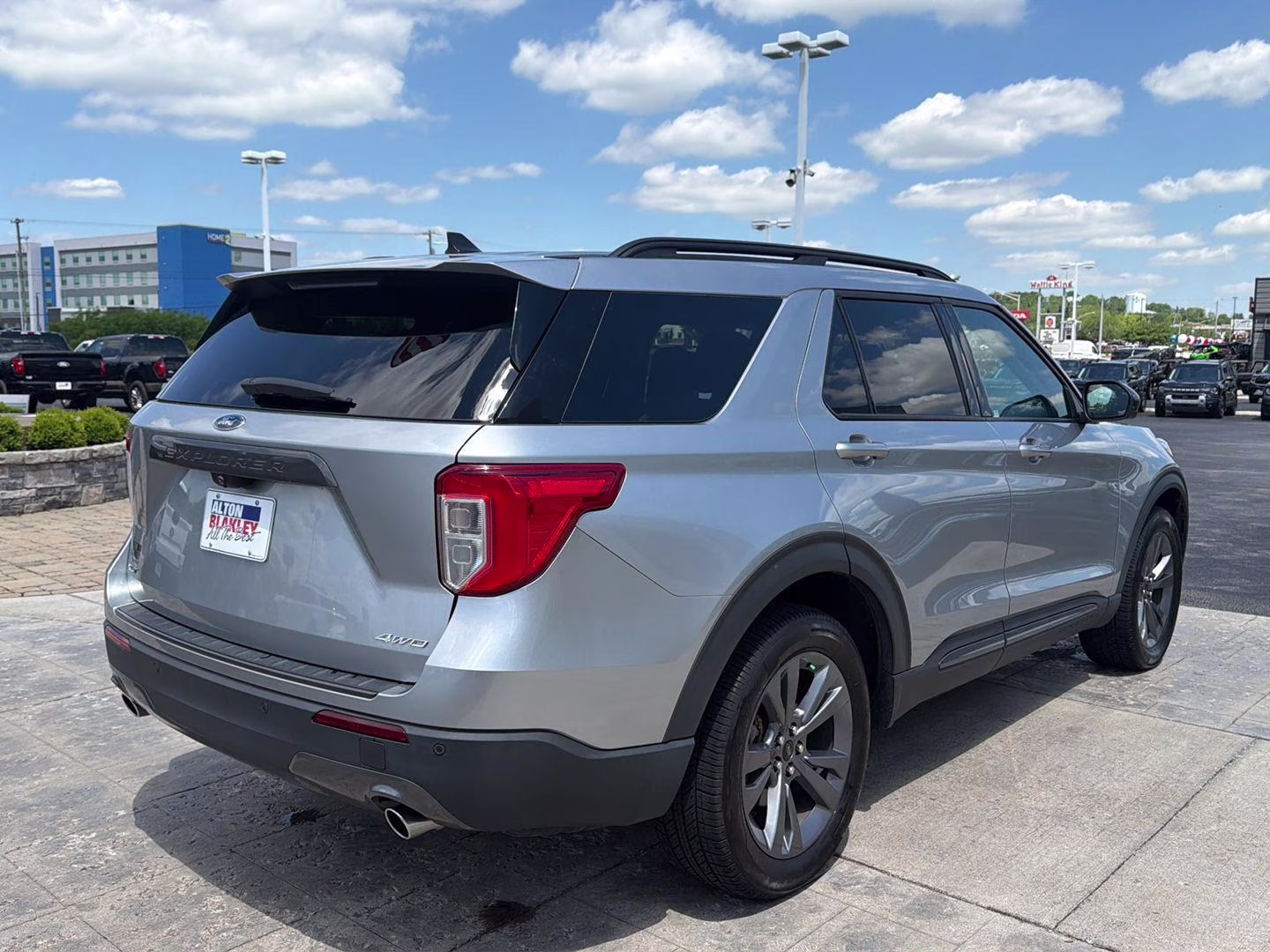 2022 Iconic Silver Ford Explorer XLT 4X4 SUV