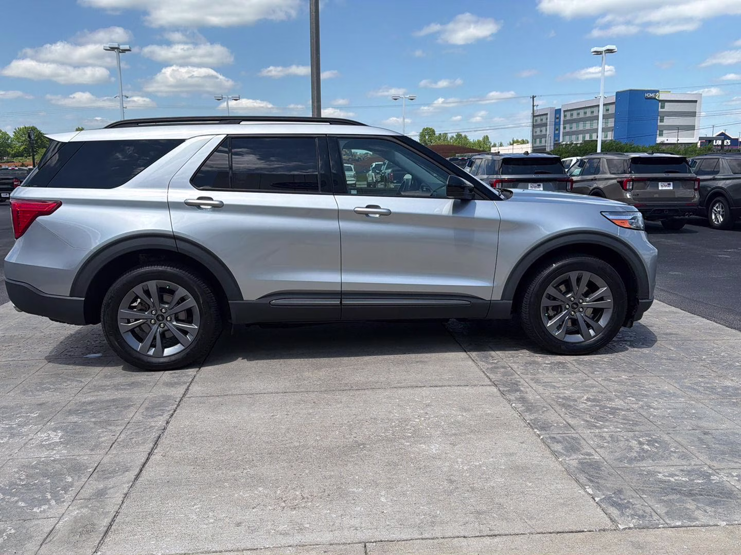 2022 Iconic Silver Ford Explorer XLT 4X4 SUV