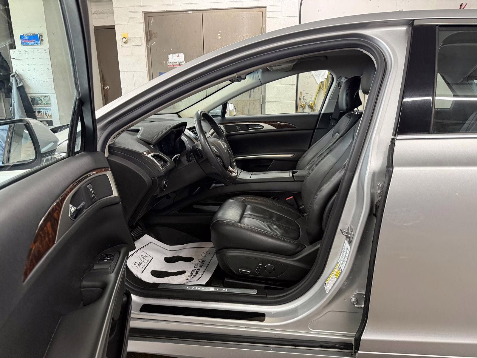 2014 Ingot Silver Metallic Lincoln MKZ Standard FWD Sedan