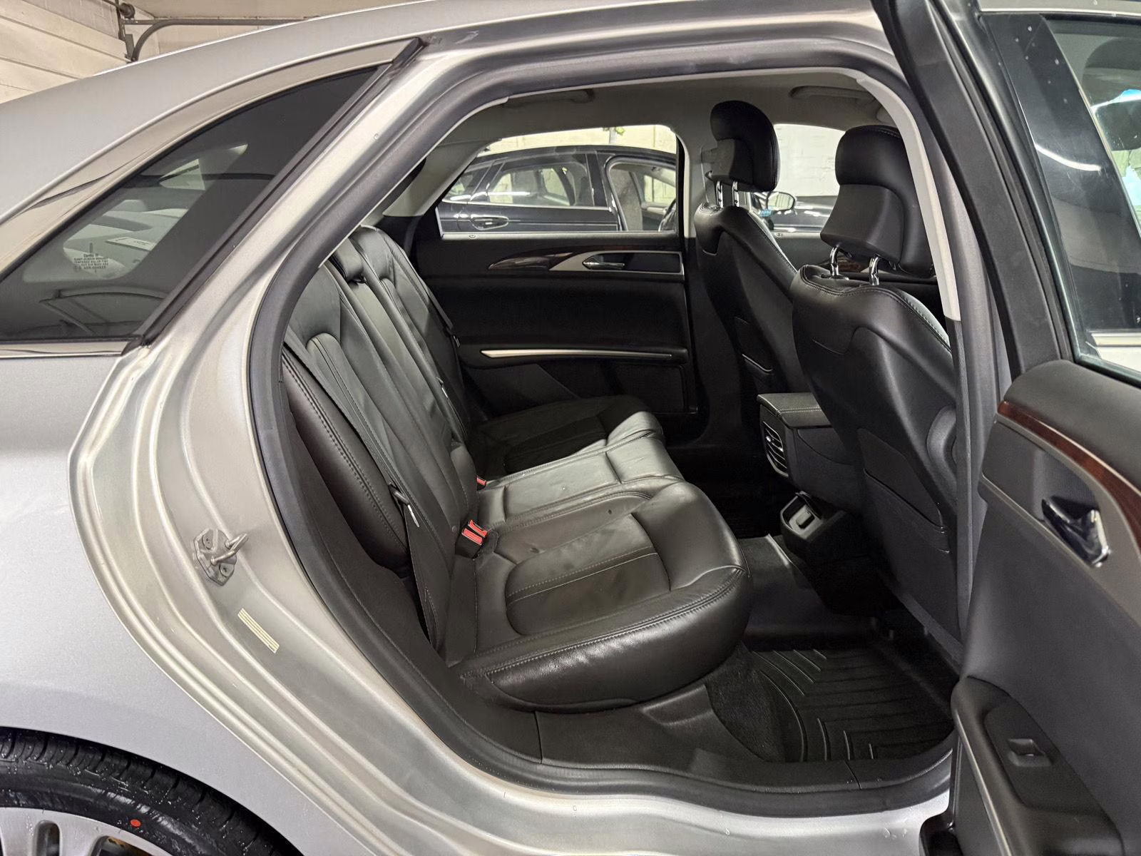 2014 Ingot Silver Metallic Lincoln MKZ Standard FWD Sedan