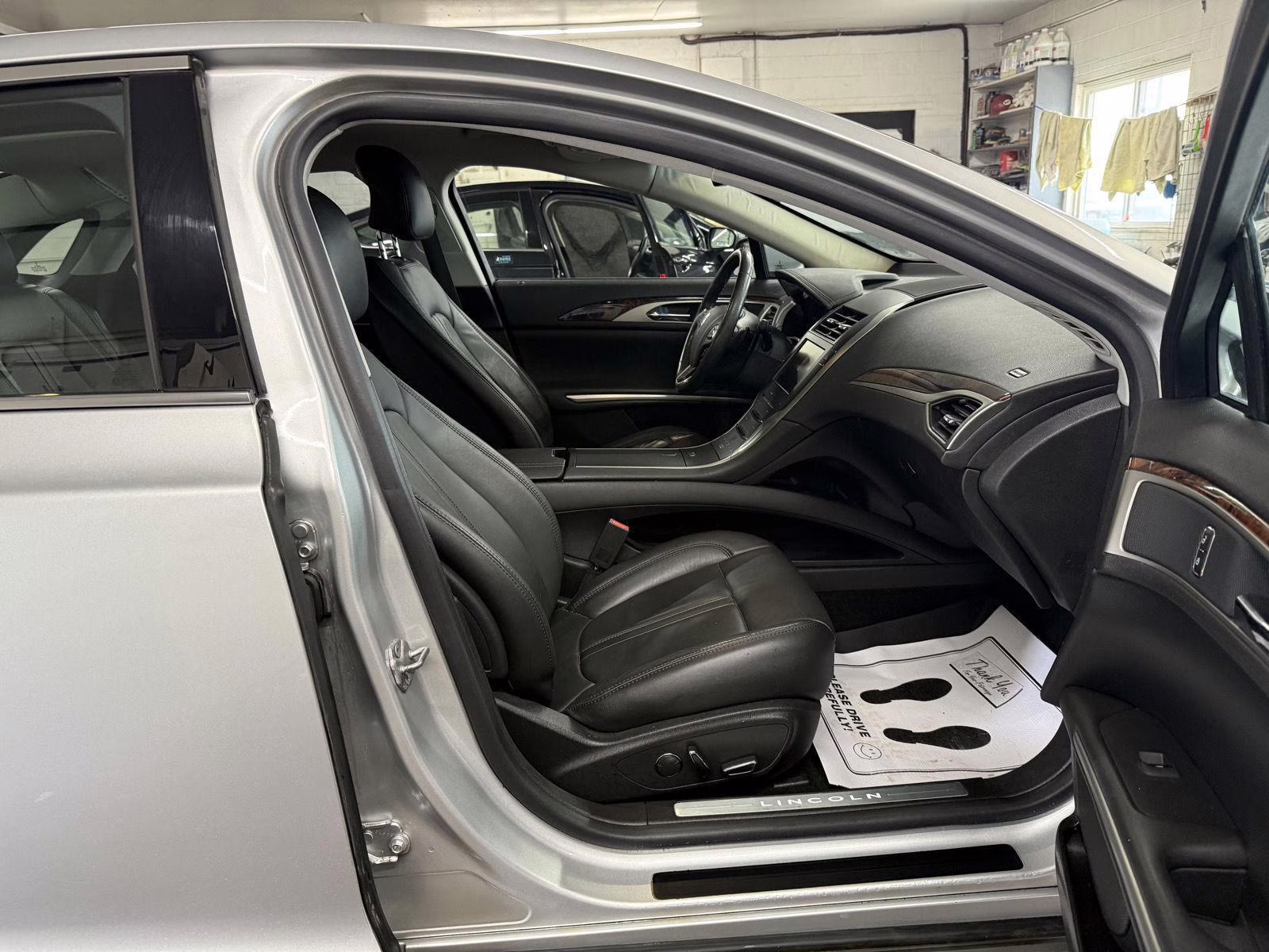 2014 Ingot Silver Metallic Lincoln MKZ Standard FWD Sedan