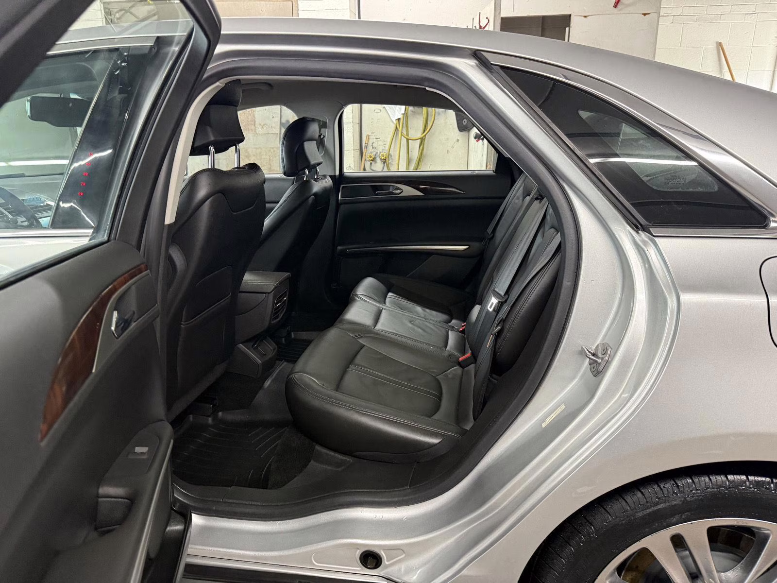 2014 Ingot Silver Metallic Lincoln MKZ Standard FWD Sedan
