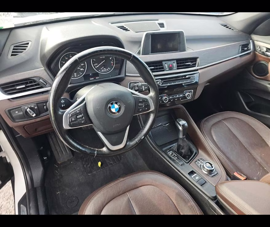 2017 Mineral White Metallic BMW X1 sDrive28i FWD Sports Activity Vehicle
