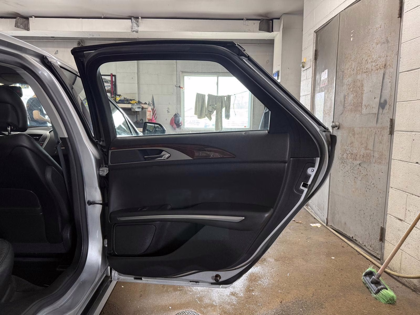 2014 Ingot Silver Metallic Lincoln MKZ Standard FWD Sedan